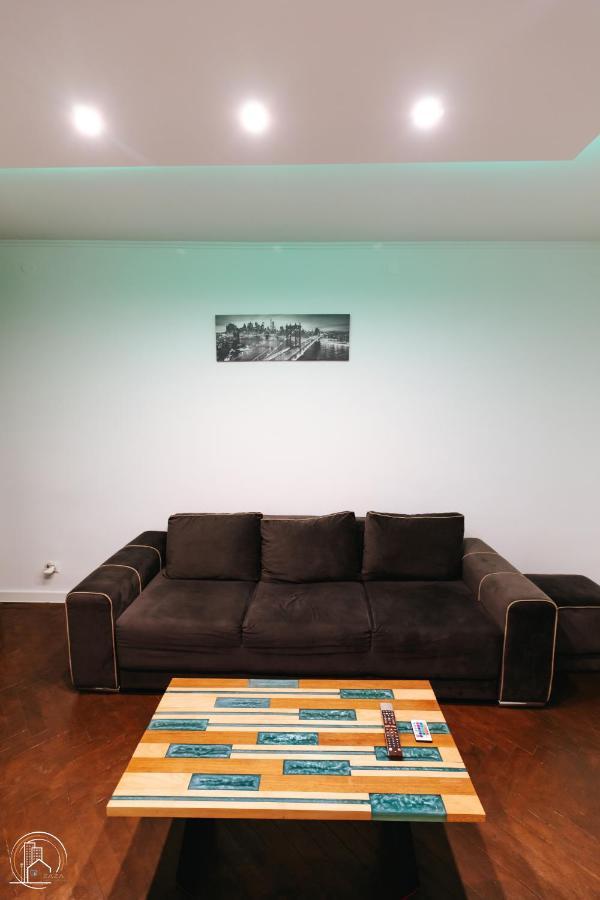 Zaza Apartament - Central Area, With Balcony Târgu Jiu 외부 사진