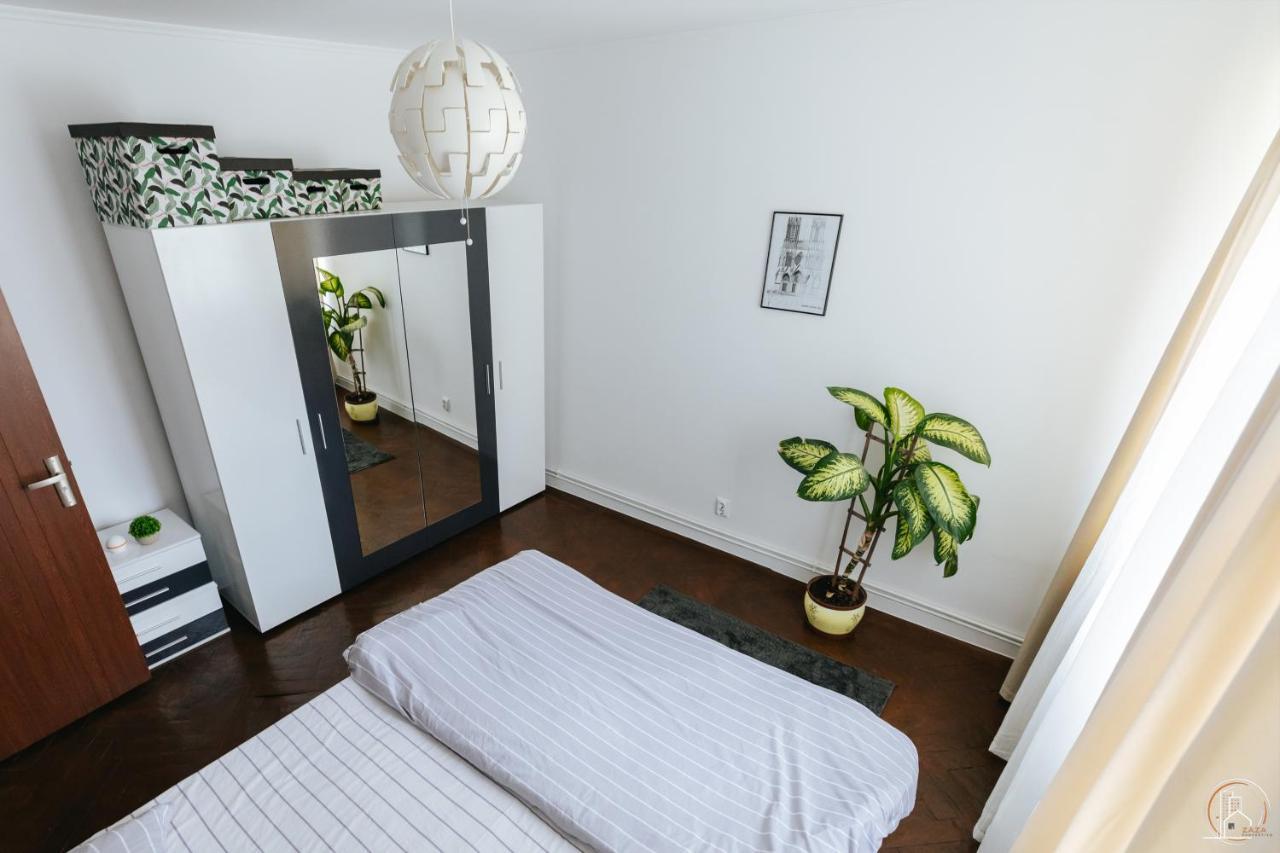 Zaza Apartament - Central Area, With Balcony Târgu Jiu 외부 사진