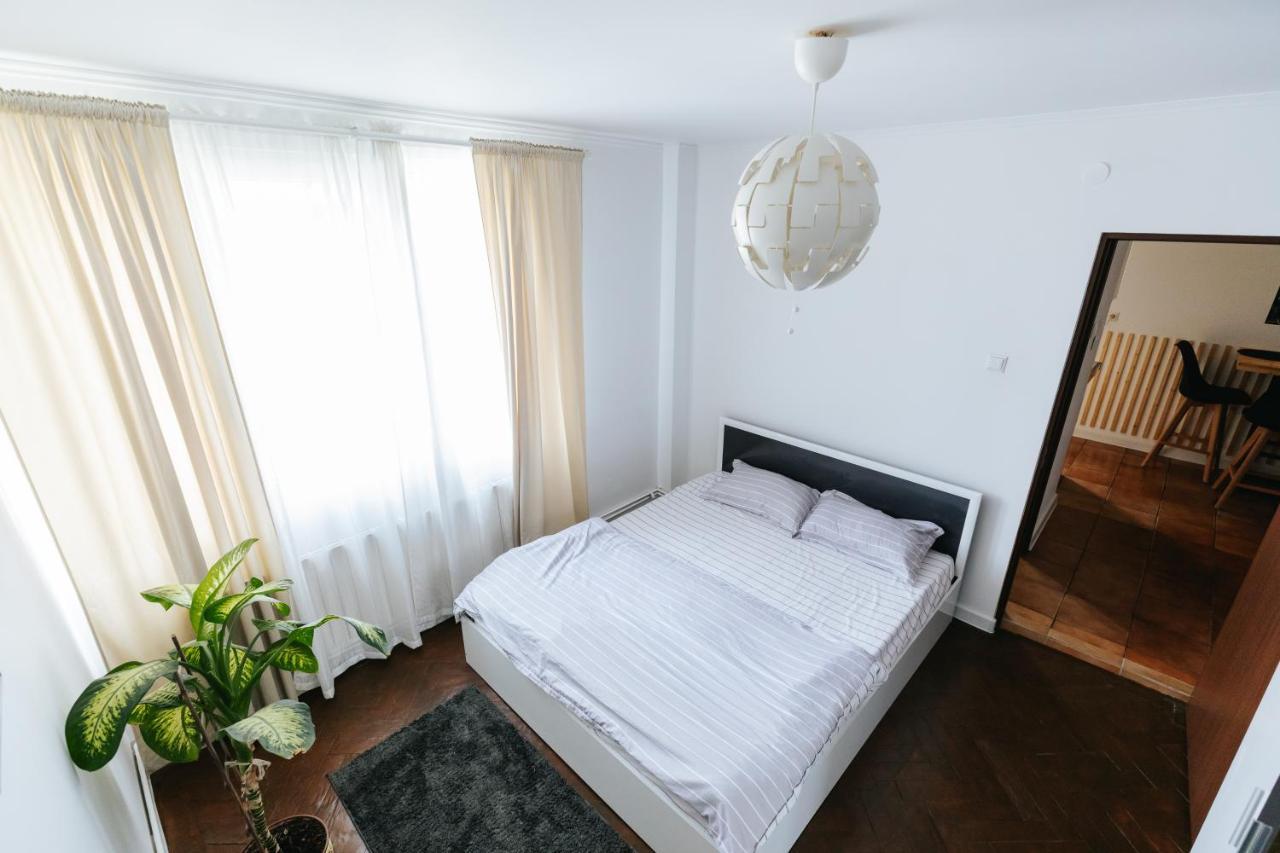 Zaza Apartament - Central Area, With Balcony Târgu Jiu 외부 사진